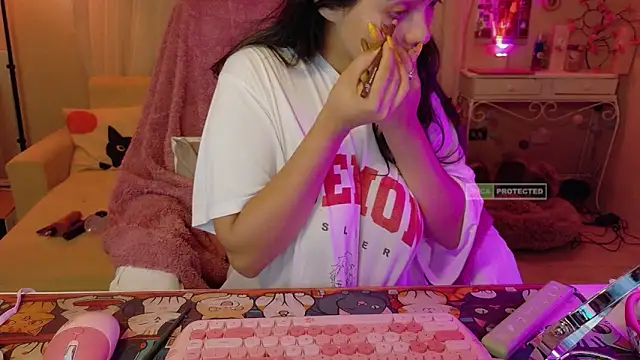 AllisonCatUwU online show from June 24, 3:33 pm