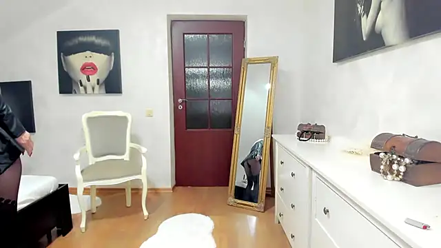 miss annjulia online show from June 28, 8:26 pm