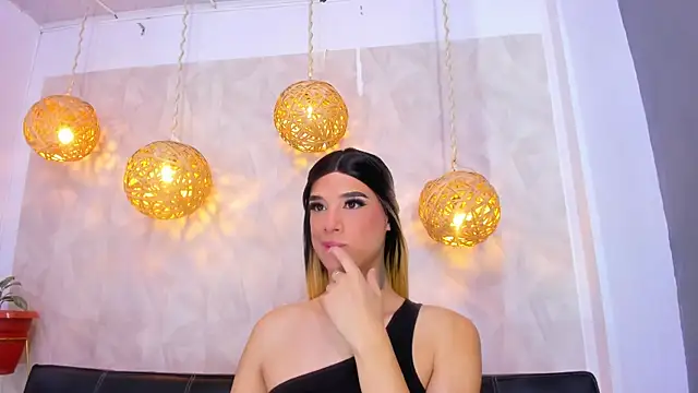 victoria aleia  online show from January 20, 9:01 pm