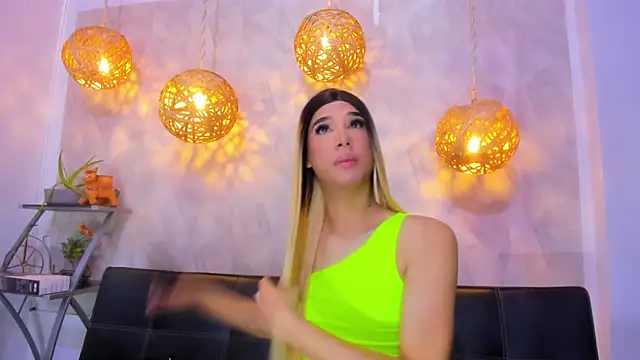 victoria aleia  online show from February 17, 8:15 pm