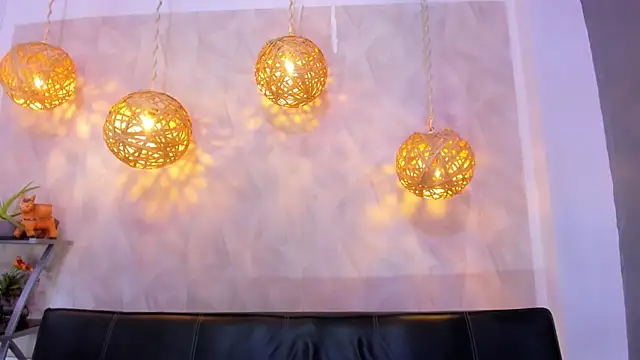 victoria aleia  online show from February 17, 11:20 pm