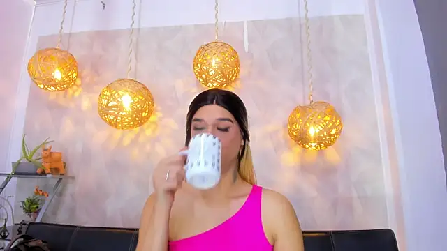 victoria aleia  online show from February 19, 7:48 pm