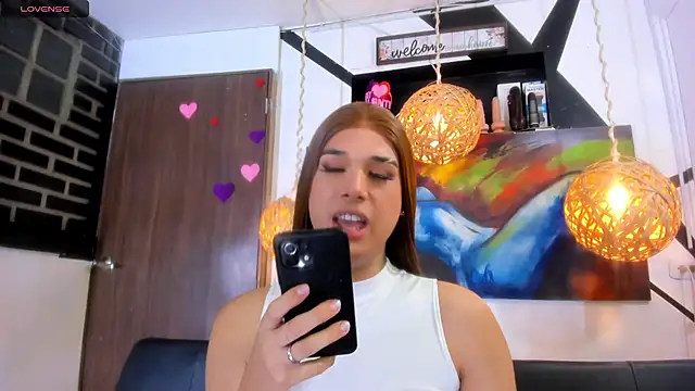 victoria aleia  online show from April 21, 10:45 pm