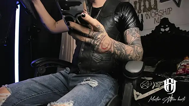 allanhurtss online show from January 10, 8:15 pm