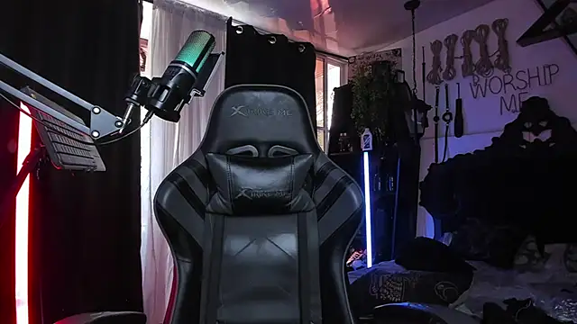 allanhurtss online show from January 22, 9:32 pm