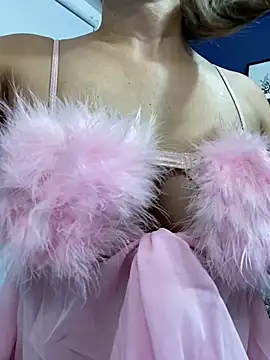 Isakeys  online show from February 14, 6:29 pm