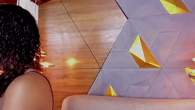 Snapshot of sarah_banks1 chatting on December 27, 7:03 pm sarah banks1 online show from December 27, 7:03 pm