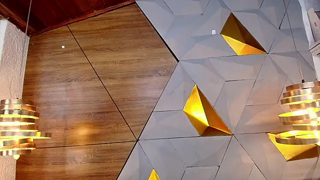 Snapshot of sarah_banks1 chatting on March 15, 7:05 pm sarah banks1 online show from March 15, 7:05 pm