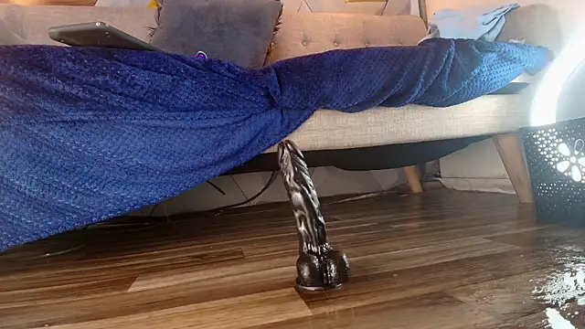 Snapshot of sarah_banks1 chatting on March 15, 10:11 pm sarah banks1 online show from March 15, 10:11 pm