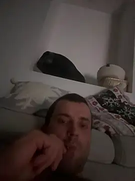 Snapshot of MateoKimiBi chatting on December 11, 2:19 am MateoKimiBi online show from December 11, 2:19 am