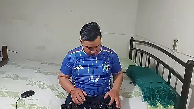 ferchoDC78 online show from February 13, 6:48 pm