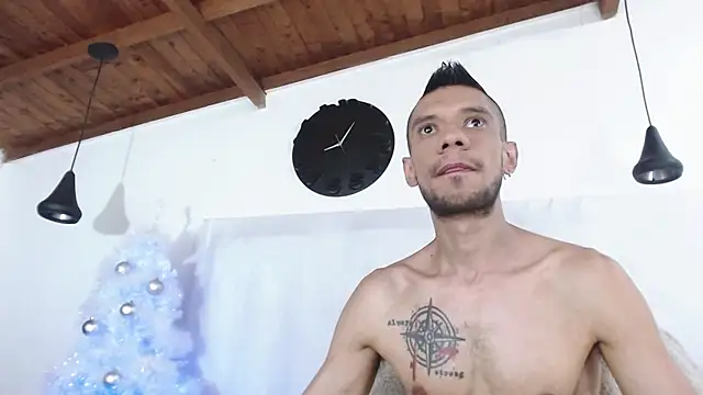 Snapshot of BIGZEHUZ chatting on December 10, 11:30 pm BIGZEHUZ online show from December 10, 11:30 pm