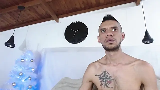 Snapshot of BIGZEHUZ chatting on January 3, 7:49 am BIGZEHUZ online show from January 3, 7:49 am