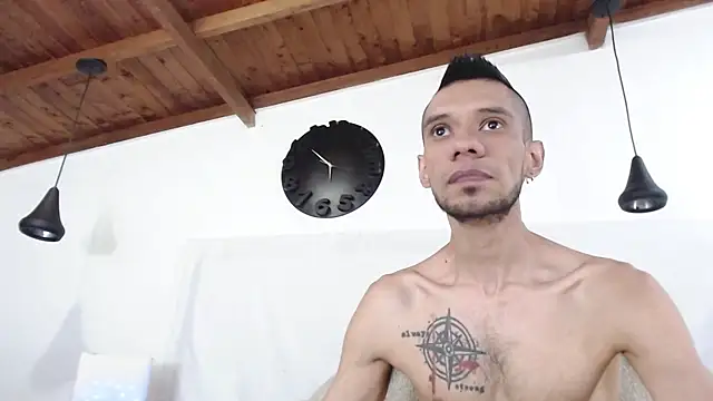 Snapshot of BIGZEHUZ chatting on January 13, 2:11 pm BIGZEHUZ online show from January 13, 2:11 pm