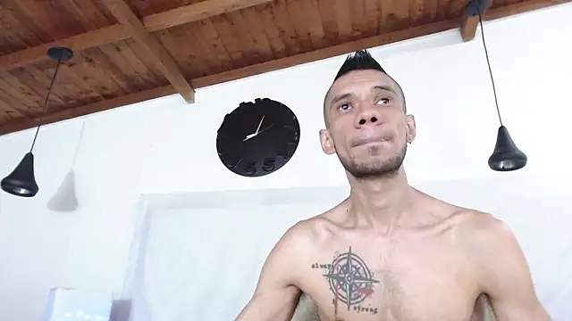 Snapshot of BIGZEHUZ chatting on January 25, 10:19 am BIGZEHUZ online show from January 25, 10:19 am