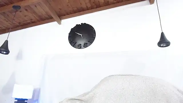 Snapshot of BIGZEHUZ chatting on February 4, 8:24 am BIGZEHUZ online show from February 4, 8:24 am