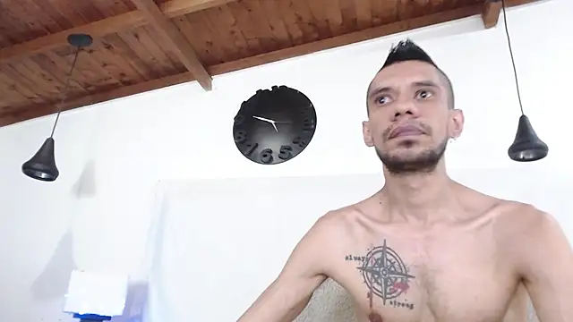 Snapshot of BIGZEHUZ chatting on February 7, 4:59 am BIGZEHUZ online show from February 7, 4:59 am