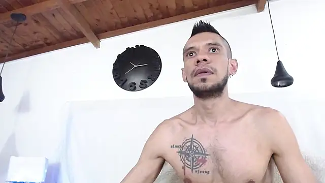 Snapshot of BIGZEHUZ chatting on February 13, 6:30 am BIGZEHUZ online show from February 13, 6:30 am