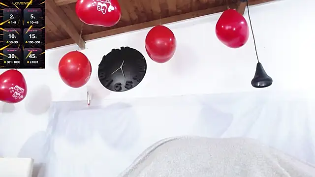 Snapshot of BIGZEHUZ chatting on February 15, 2:47 am BIGZEHUZ online show from February 15, 2:47 am