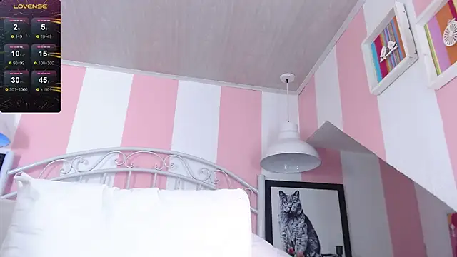 Snapshot of BIGZEHUZ chatting on March 9, 7:56 am BIGZEHUZ online show from March 9, 7:56 am