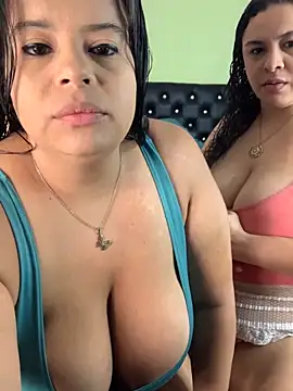 twocurvylatins online show from November 23, 10:31 pm