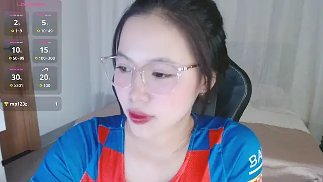 Lin SiYee online show from February 25, 2:44 pm