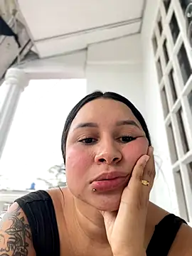 Snapshot of Pretty_Isadora chatting on December 2, 5:26 pm Pretty Isadora online show from December 2, 5:26 pm