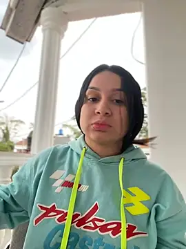 Snapshot of Pretty_Isadora chatting on December 16, 11:01 am Pretty Isadora online show from December 16, 11:01 am