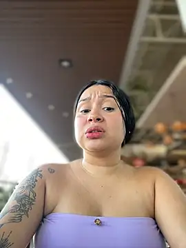 Snapshot of Pretty_Isadora chatting on December 16, 9:41 pm Pretty Isadora online show from December 16, 9:41 pm