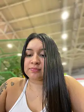 Snapshot of Pretty_Isadora chatting on December 18, 8:47 pm Pretty Isadora online show from December 18, 8:47 pm