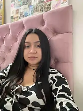 Snapshot of Pretty_Isadora chatting on March 15, 3:40 am Pretty Isadora online show from March 15, 3:40 am