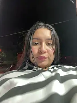 Snapshot of Pretty_Isadora chatting on March 16, 5:36 am Pretty Isadora online show from March 16, 5:36 am