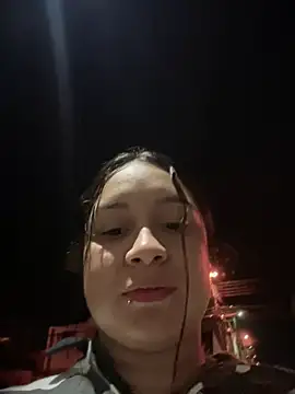 Snapshot of Pretty_Isadora chatting on March 17, 5:45 am Pretty Isadora online show from March 17, 5:45 am