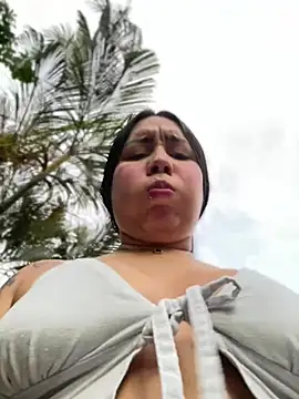 Snapshot of Pretty_Isadora chatting on March 17, 11:11 pm Pretty Isadora online show from March 17, 11:11 pm