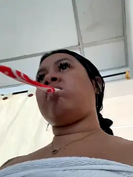 Pretty Isadora online show from November 22, 2:27 pm