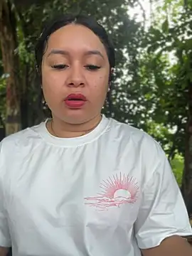 Pretty Isadora online show from February 15, 4:25 pm