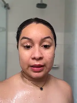 Pretty Isadora online show from April 13, 7:19 pm