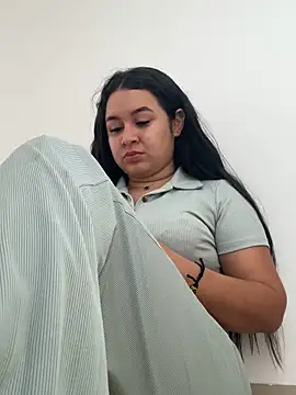 Pretty Isadora online show from April 19, 5:56 pm