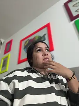 Pretty Isadora online show from April 22, 7:48 pm