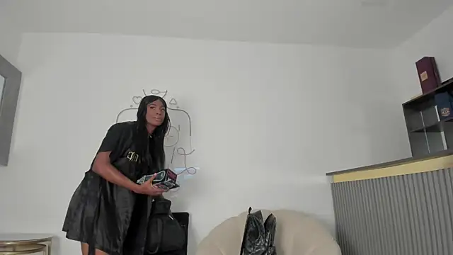 Snapshot of Vero_Lodge chatting on October 3, 1:08 pm Vero Lodge online show from October 3, 1:08 pm