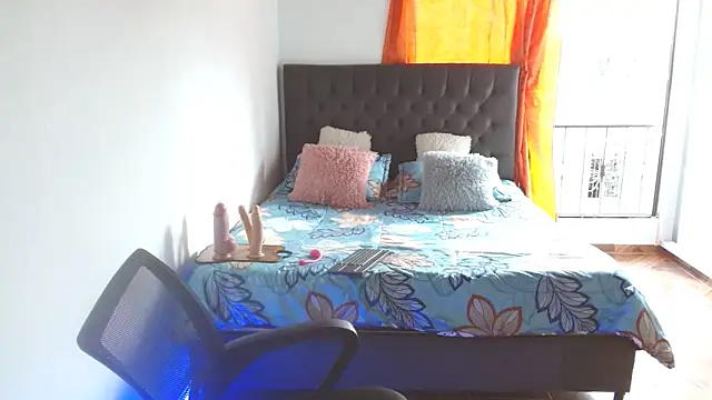 Snapshot of Kerly_Lopez chatting on May 14, 7:42 pm Kerly Lopez online show from May 14, 7:42 pm