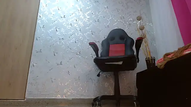 Snapshot of Samantabrown_ chatting on February 9, 5:22 pm Samantabrown online show from February 9, 5:22 pm