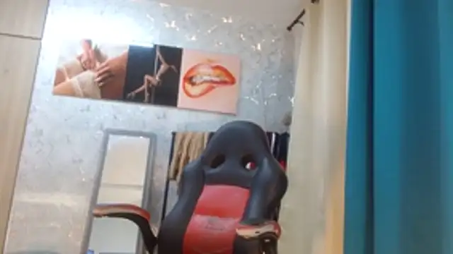 Samantabrown  online show from April 18, 11:14 am