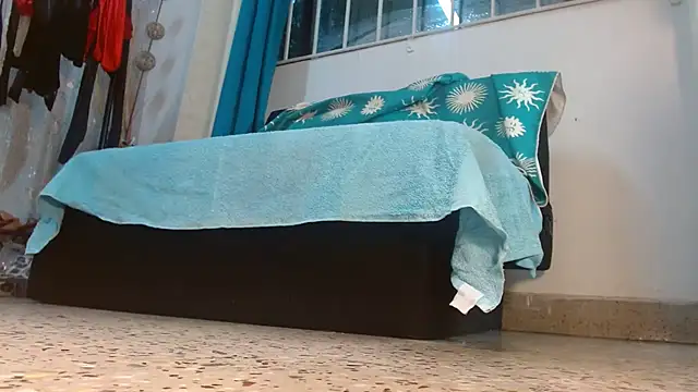 Samantabrown  online show from April 22, 11:12 am