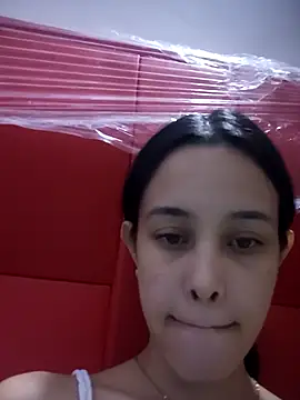 Snapshot of The-quee22 chatting on March 19, 11:03 pm The-quee22 online show from March 19, 11:03 pm