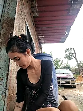 Snapshot of The-quee22 chatting on October 3, 9:12 pm The-quee22 online show from October 3, 9:12 pm