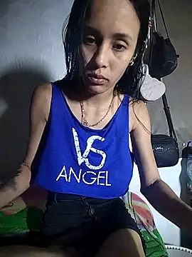 Snapshot of The-quee22 chatting on November 7, 7:58 pm The-quee22 online show from November 7, 7:58 pm