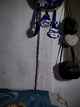 Snapshot of The-quee22 chatting on November 17, 6:14 pm The-quee22 online show from November 17, 6:14 pm