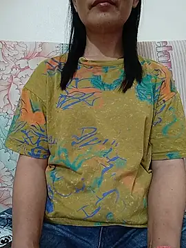 Snapshot of Asian_girl13 chatting on May 20, 11:00 pm Asian girl13 online show from May 20, 11:00 pm