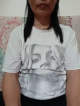 Snapshot of Asian_girl13 chatting on May 22, 2:33 pm Asian girl13 online show from May 22, 2:33 pm